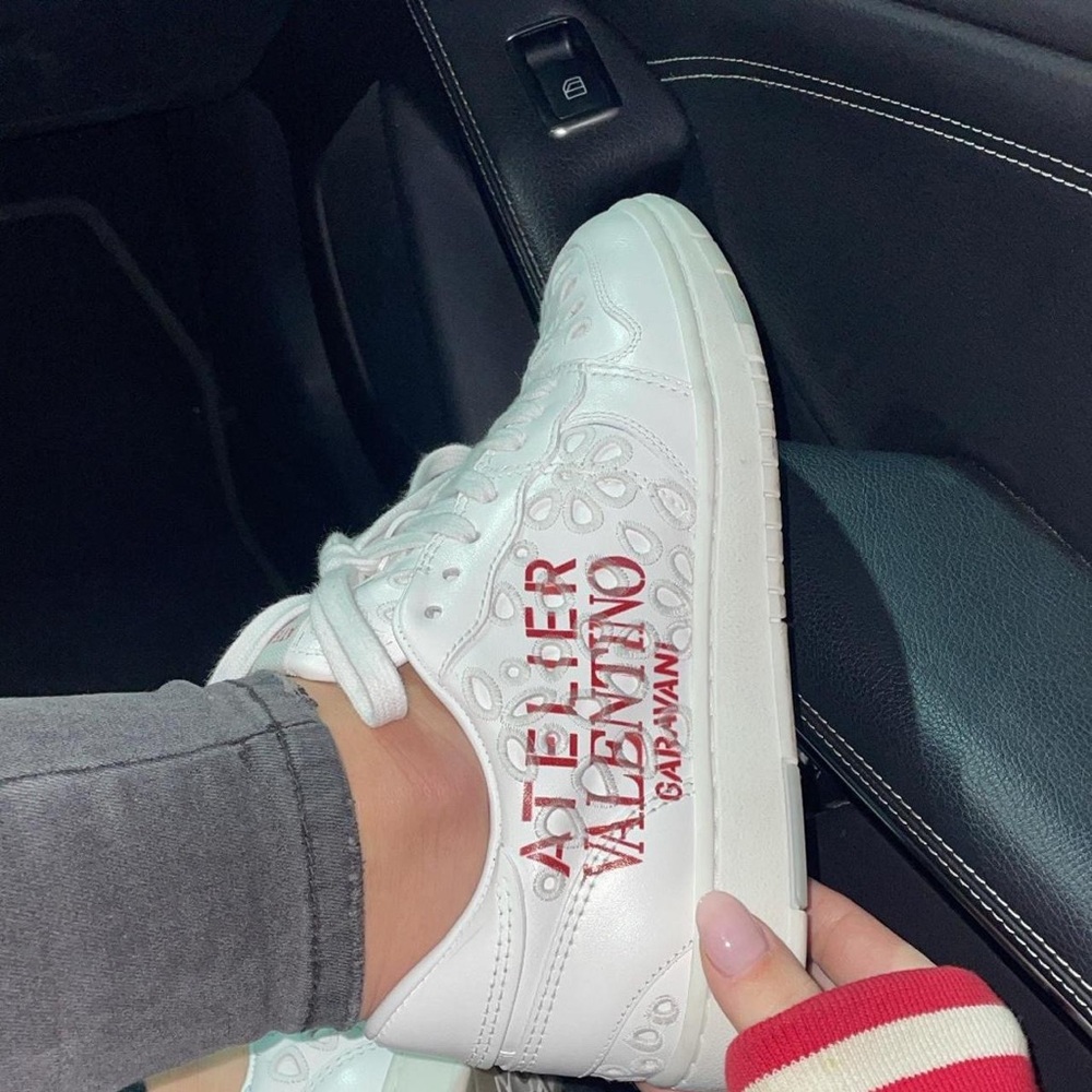 Valentino sneakers - Picture 2 of 2